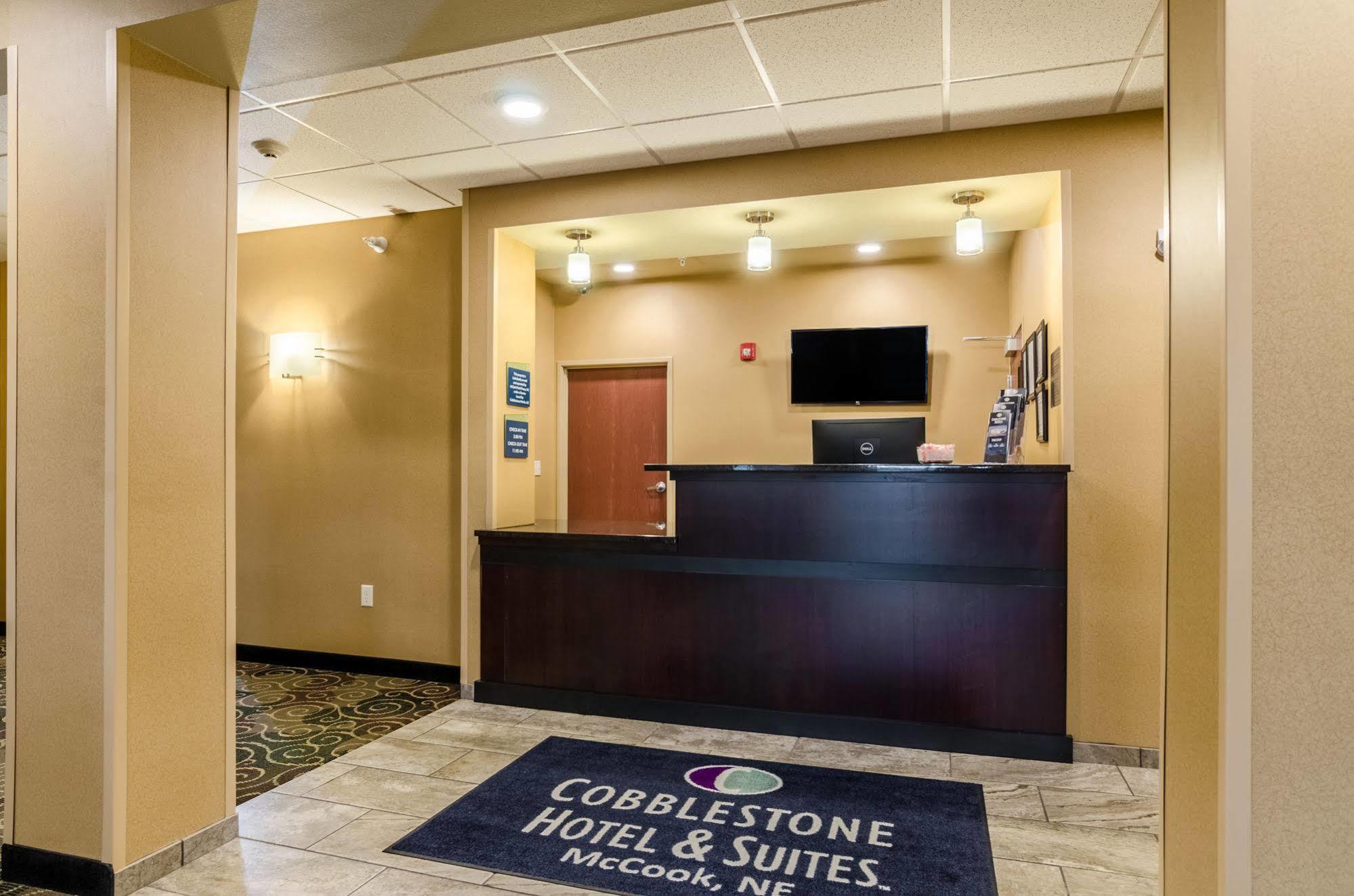 Cobblestone Hotel & Suites - Mccook Exteriör bild