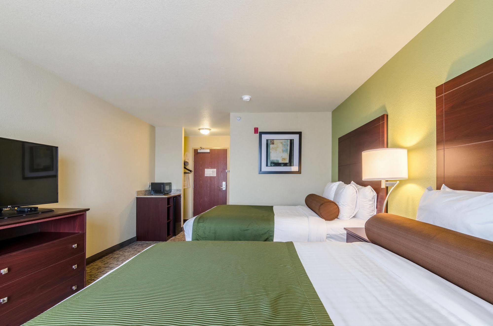 Cobblestone Hotel & Suites - Mccook Exteriör bild