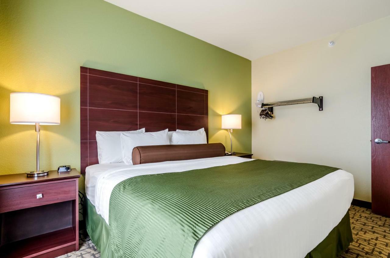 Cobblestone Hotel & Suites - Mccook Exteriör bild