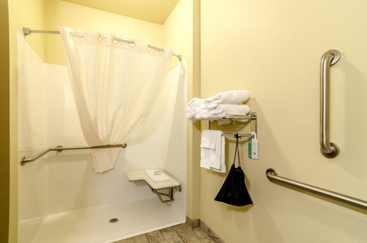 Cobblestone Hotel & Suites - Mccook Exteriör bild